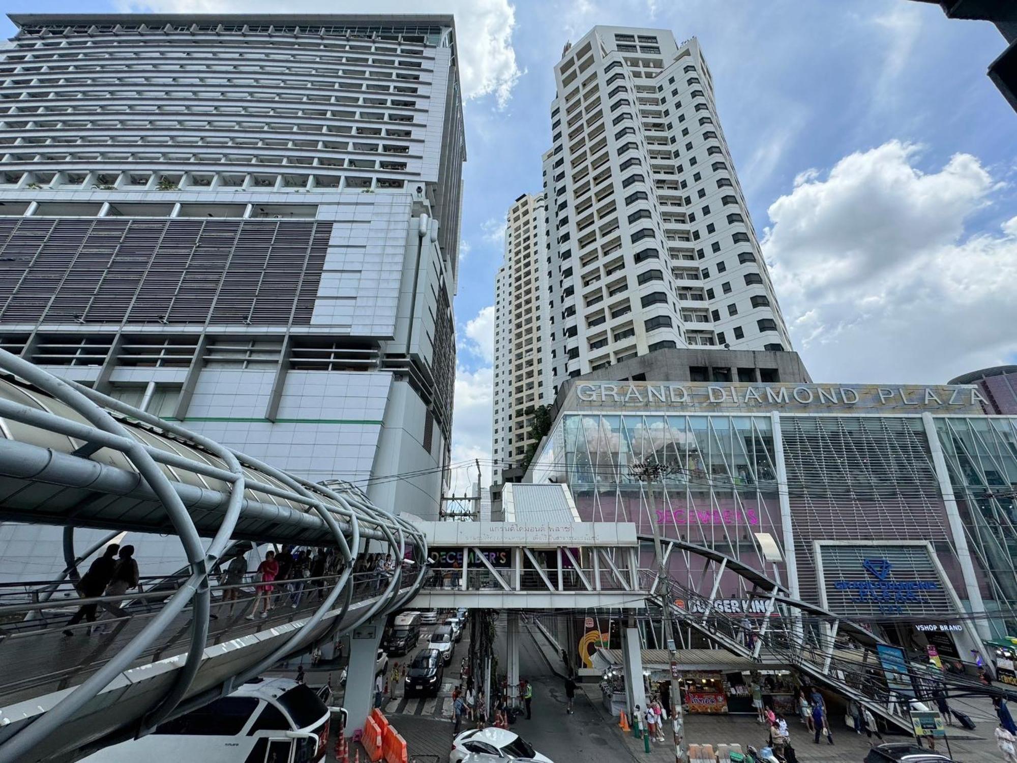 Grand Diamond Condominium Bangkok Exterior photo